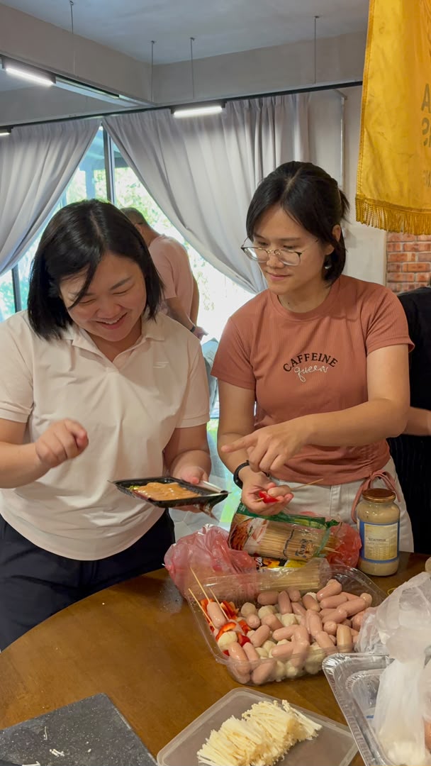 The sisters preparing for the barbeque